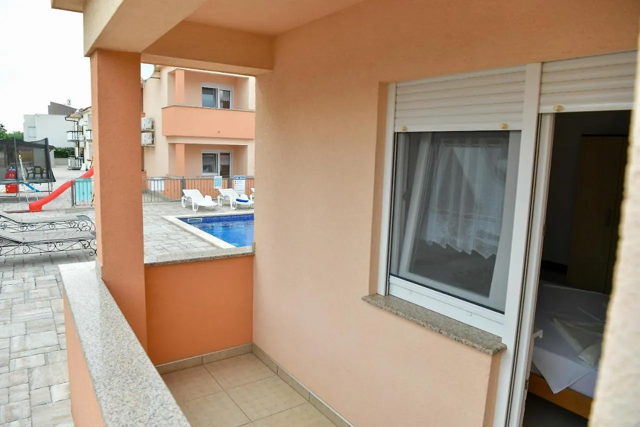 Apartments Villa Lucky Vir Kroatien