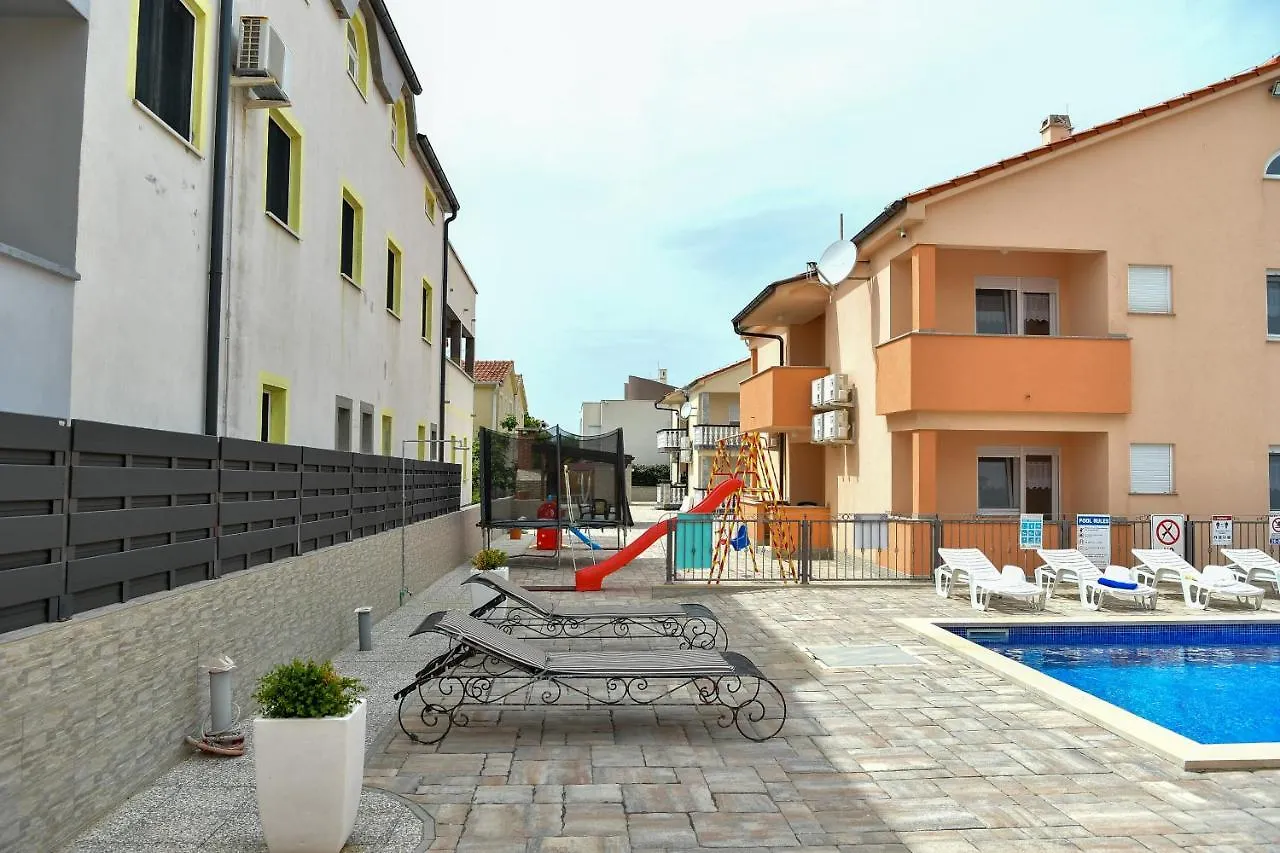 Apartments Villa Lucky Vir