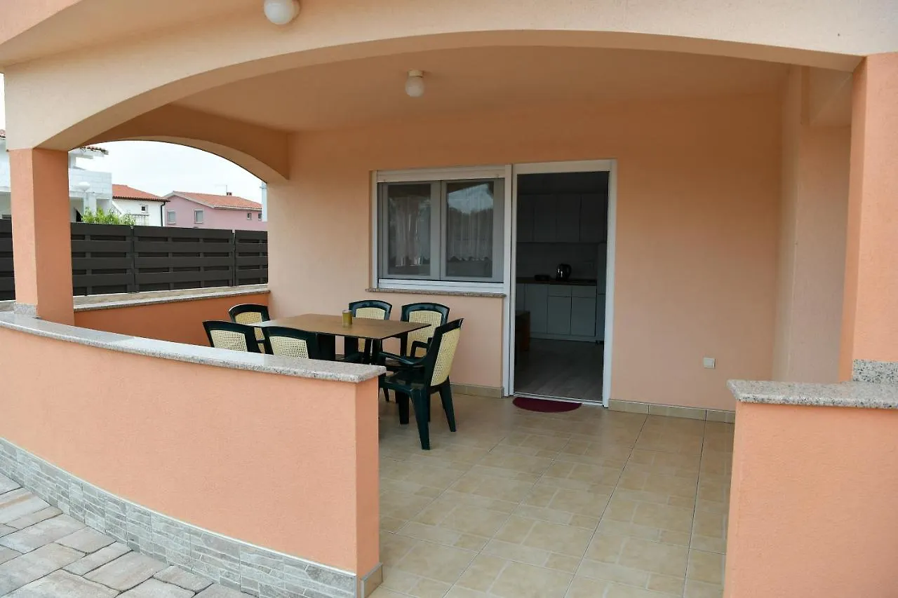 Apartments Villa Lucky Vir