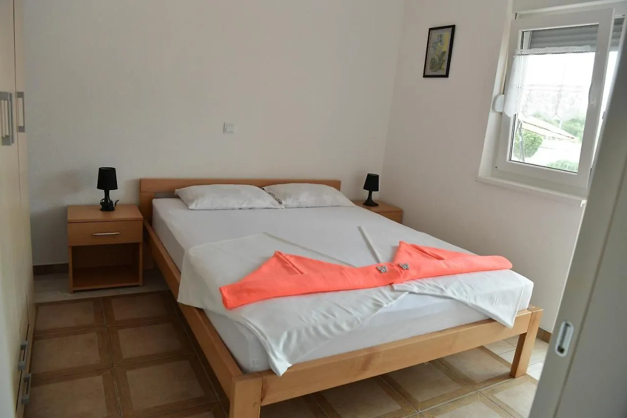Apartments Villa Lucky Vir 0*,  Kroatien