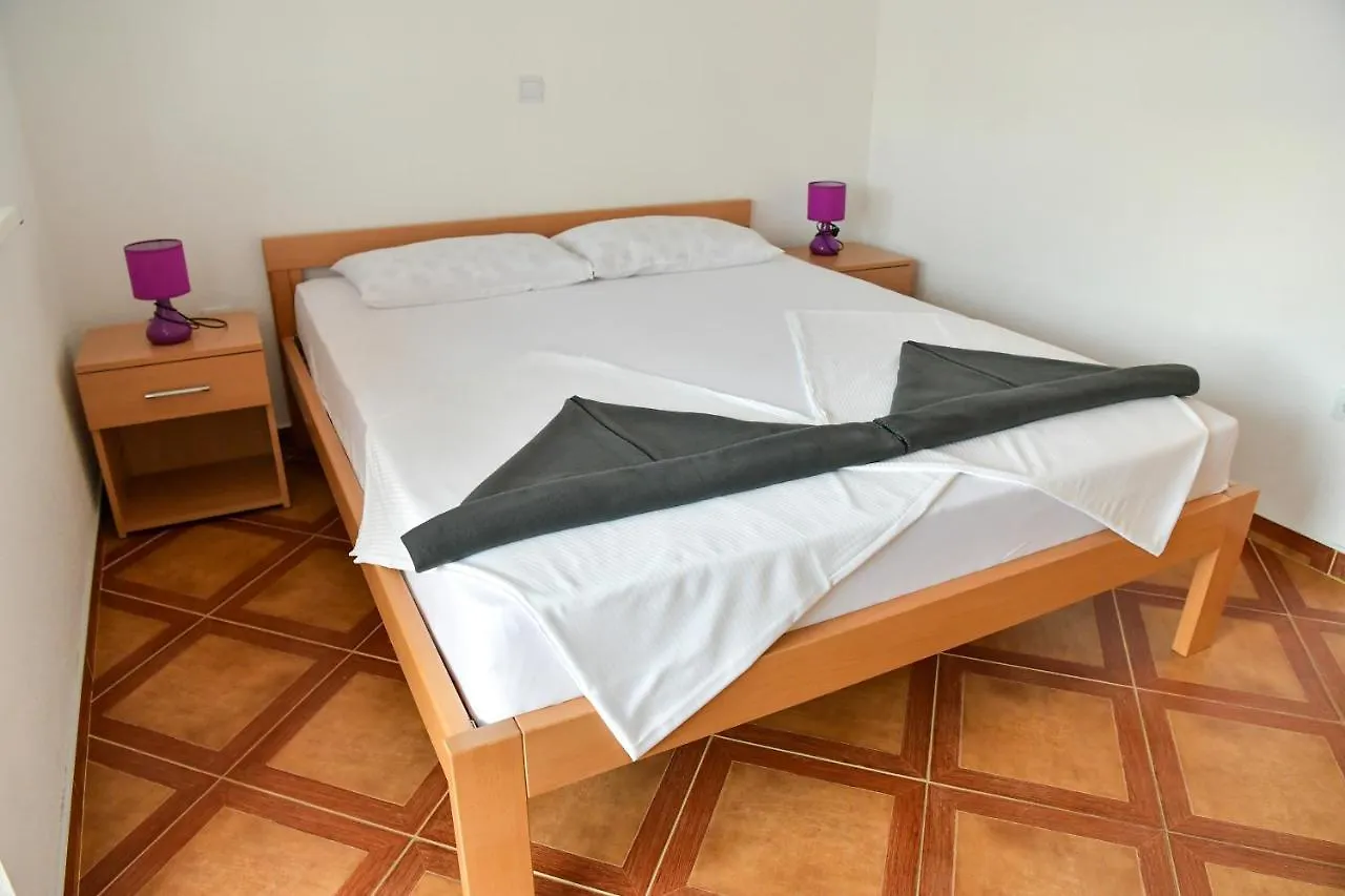 Apartments Villa Lucky Vir