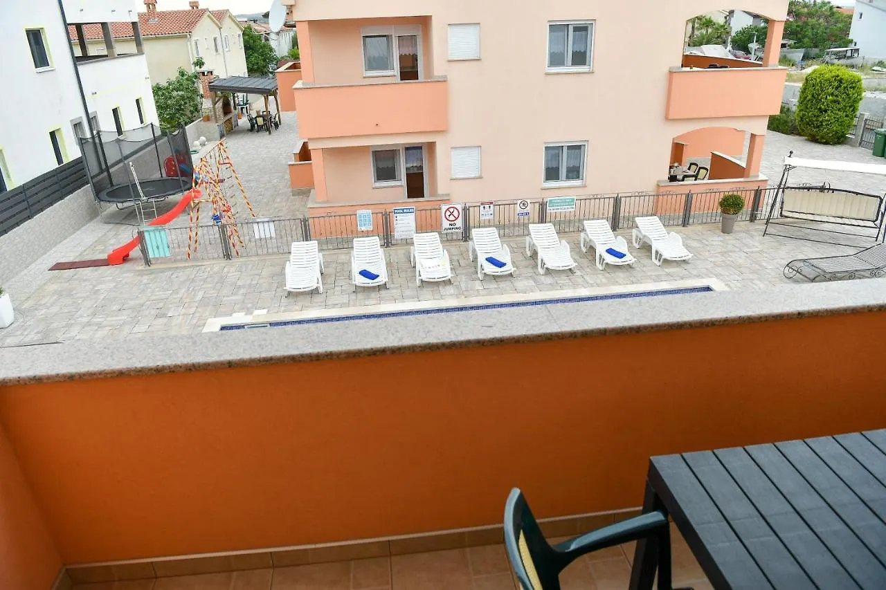 Apartments Villa Lucky Vir Kroatien