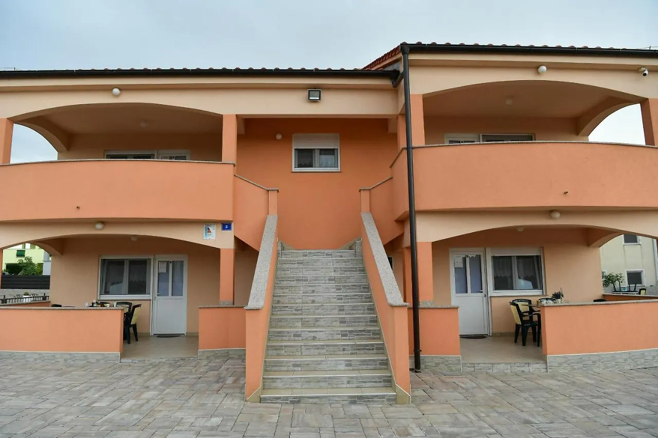 Apartments Villa Lucky Vir