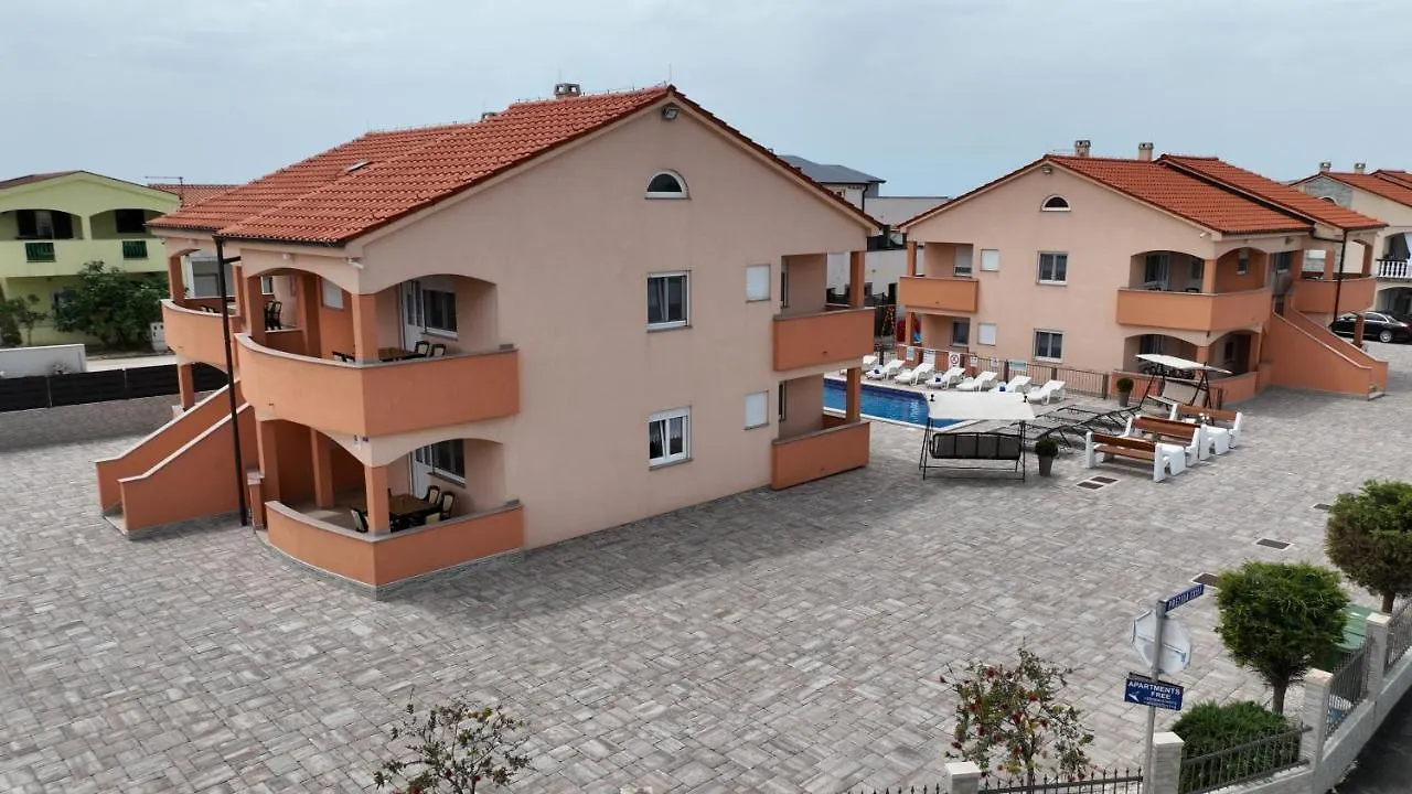 Apartments Villa Lucky Vir