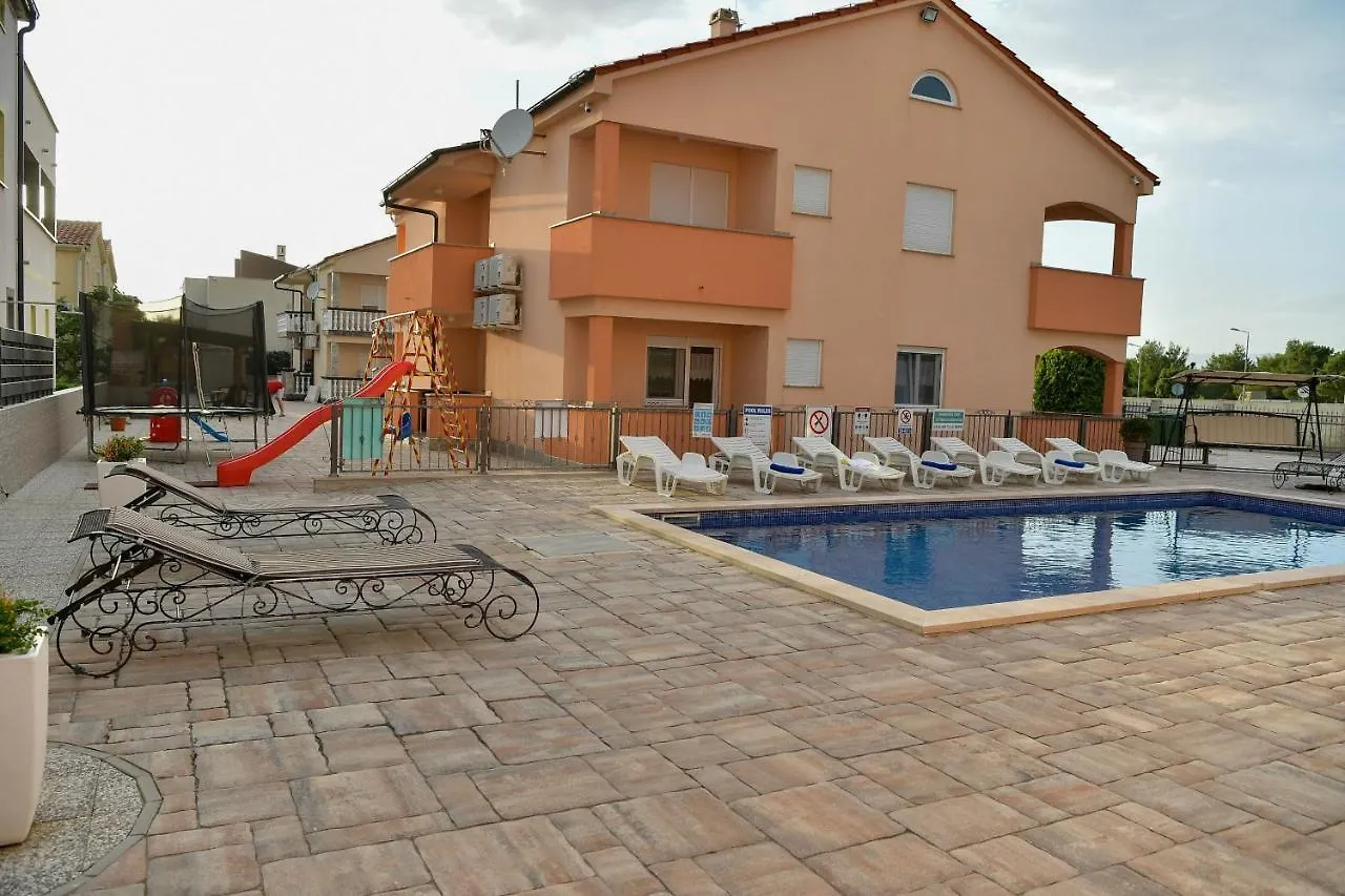 Apartments Villa Lucky Vir