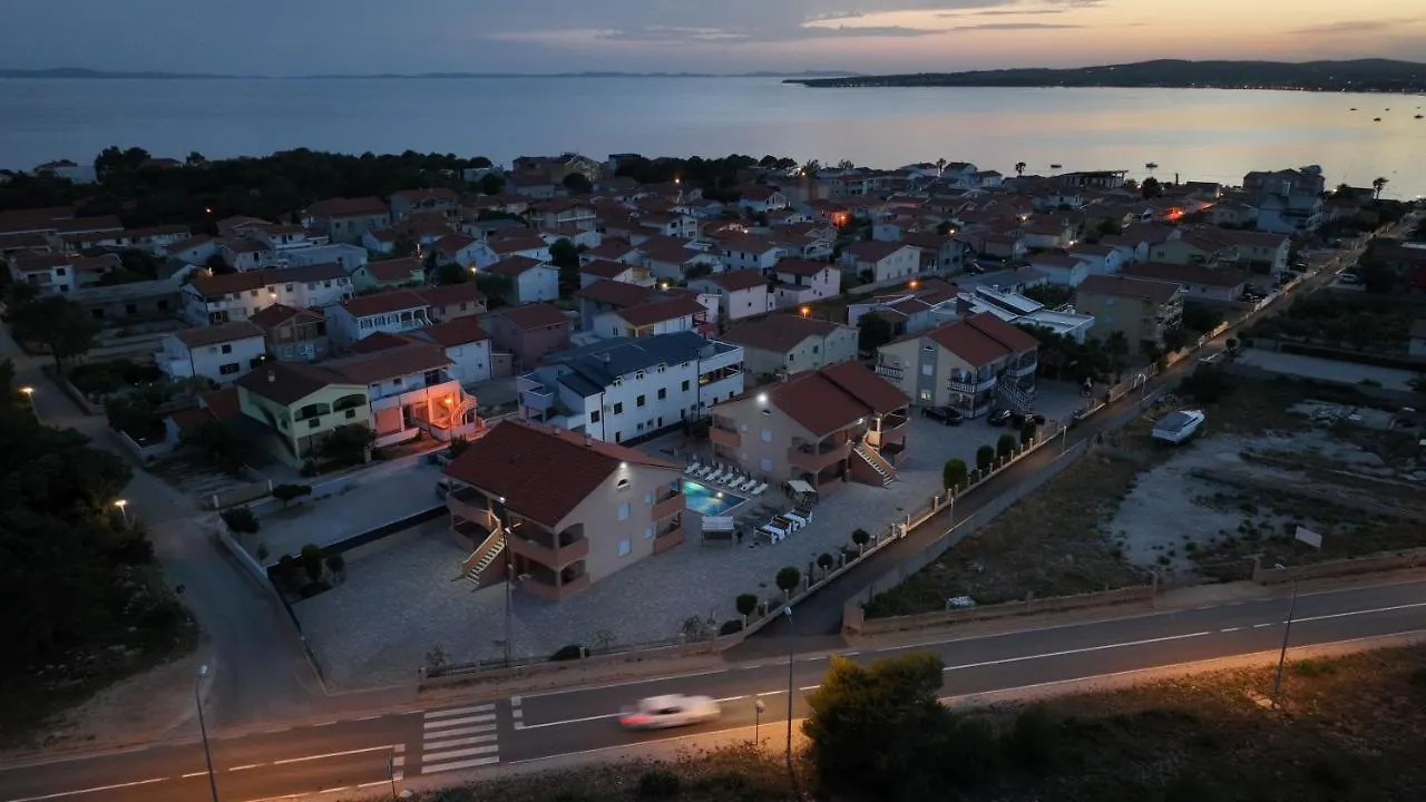 Apartments Villa Lucky Vir